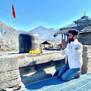 Dheeraj Dixit Biography