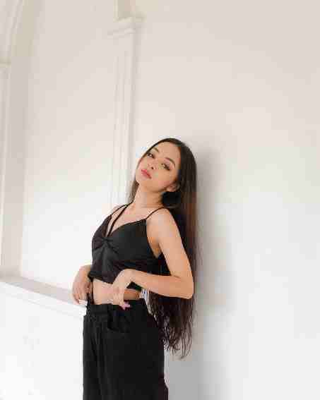 simpal kharel photos