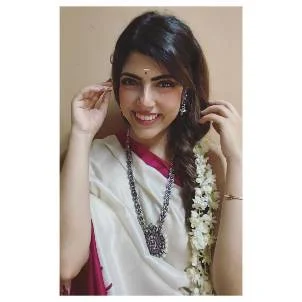 RJ Karishma photos