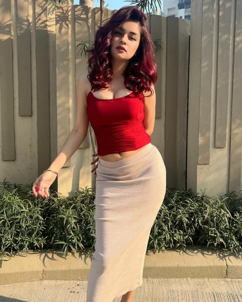 There is no end to the hotness of Avneet Kaur and on the day she takes a selfie, she shares a picture so enticing that it sets social media ablaze.